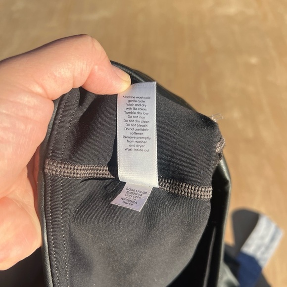 athleta vegan all over gleam tight stretchy leggings in black medium - Picture 7 of 8